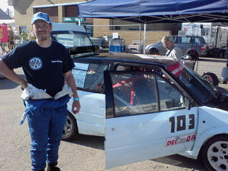 Tom Rørvig ved Citroën AX raceren.